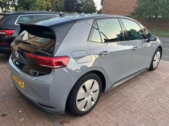 Volkswagen ID.3 Pure Performance 45kWh Life Auto 5dr