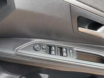 Peugeot 5008 1.2 PureTech Allure EAT Euro 6 (s/s) 5dr