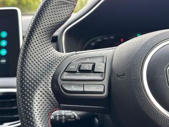 MG MG HS 1.5 T-GDI 16.6kWh SE Auto Euro 6 (s/s) 5dr