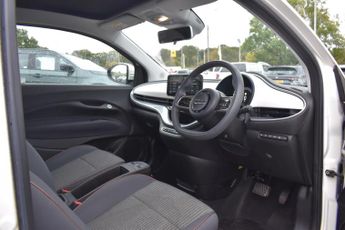 Fiat 500e C 42kWh Icon Auto 2dr
