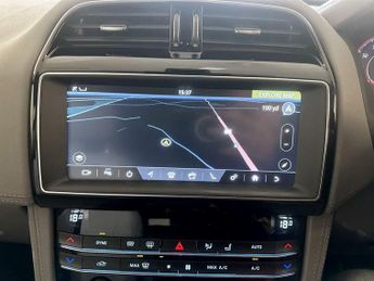 Jaguar F-PACE 2.0 D180 Portfolio Auto AWD Euro 6 (s/s) 5dr