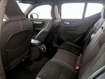 Volvo XC40 2.0 B3 MHEV Plus DCT Auto Euro 6 (s/s) 5dr