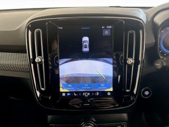 Volvo XC40 2.0 B3 MHEV Plus DCT Auto Euro 6 (s/s) 5dr