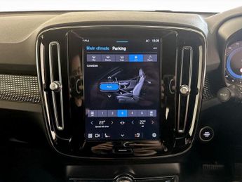 Volvo XC40 2.0 B3 MHEV Plus DCT Auto Euro 6 (s/s) 5dr