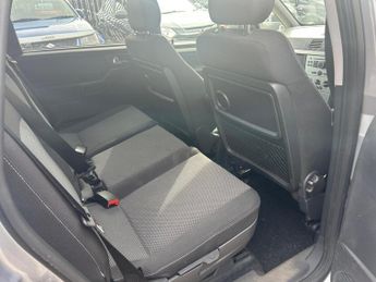 Vauxhall Meriva 1.6i 16v Design Easytronic 5dr