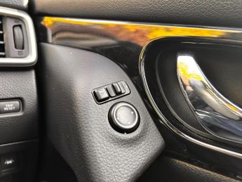 Nissan Qashqai 1.6 dCi Tekna XTRON 2WD Euro 6 (s/s) 5dr