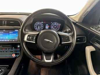 Jaguar F-PACE 2.0 D180 Prestige Auto AWD Euro 6 (s/s) 5dr