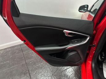 Volvo V40 2.0 D3 Inscription Auto Euro 6 (s/s) 5dr