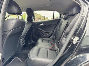 Mercedes-Benz GLA 2.1 GLA200d Sport SUV 5dr Diesel 7G-DCT Euro 6 (s/s) (136 ps)