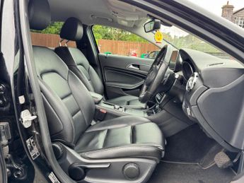 Mercedes-Benz GLA 2.1 GLA200d Sport SUV 5dr Diesel 7G-DCT Euro 6 (s/s) (136 ps)