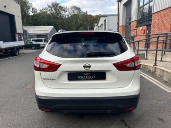Nissan Qashqai 1.2 DIG-T N-Connecta XTRON 2WD Euro 6 (s/s) 5dr