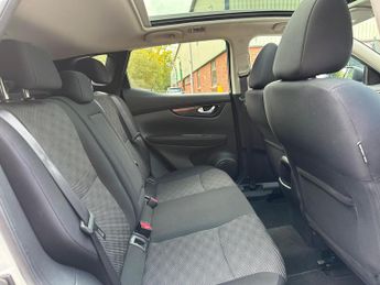 Nissan Qashqai 1.2 DIG-T N-Connecta XTRON 2WD Euro 6 (s/s) 5dr