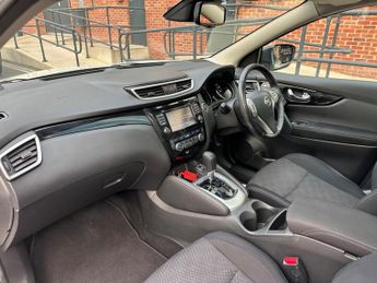 Nissan Qashqai 1.2 DIG-T N-Connecta XTRON 2WD Euro 6 (s/s) 5dr