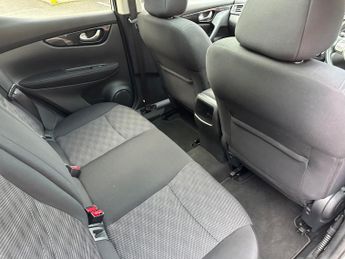 Nissan Qashqai 1.2 DIG-T N-Connecta XTRON 2WD Euro 6 (s/s) 5dr