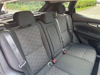 Nissan Qashqai 1.2 DIG-T N-Connecta XTRON 2WD Euro 6 (s/s) 5dr