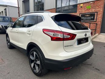 Nissan Qashqai 1.2 DIG-T N-Connecta XTRON 2WD Euro 6 (s/s) 5dr