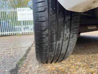 Ford Fiesta 1.6 Zetec Hatchback 5dr Petrol Powershift Euro 5 (105 ps)