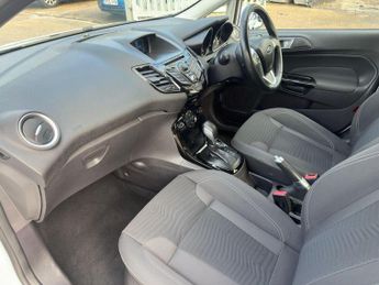 Ford Fiesta 1.6 Zetec Hatchback 5dr Petrol Powershift Euro 5 (105 ps)
