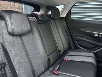 Peugeot 3008 1.6 3008 Allure Blue HDi S/S Auto 5dr