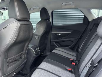 Peugeot 3008 1.6 3008 Allure Blue HDi S/S Auto 5dr