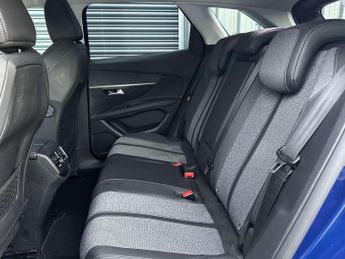 Peugeot 3008 1.6 3008 Allure Blue HDi S/S Auto 5dr