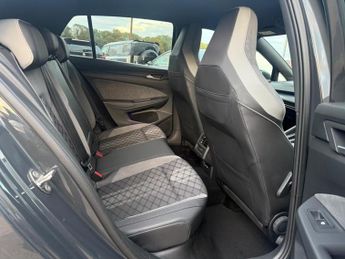 Volkswagen Golf 2.0 TDI R-Line DSG Euro 6 (s/s) 5dr