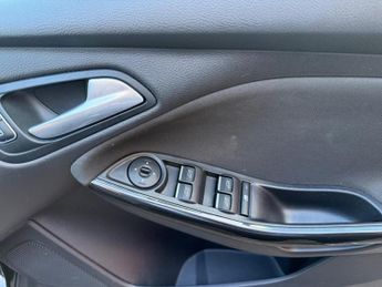 Ford Focus 1.6 Titanium Powershift Euro 6 5dr