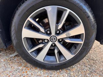 Nissan Leaf 40kWh Acenta Auto 5dr
