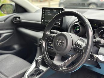 Toyota Yaris 1.5 VVT-h Design E-CVT Euro 6 (s/s) 5dr