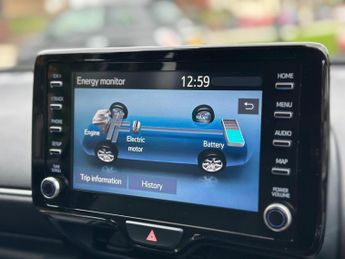 Toyota Yaris 1.5 VVT-h Design E-CVT Euro 6 (s/s) 5dr