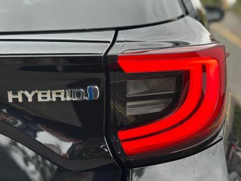 Toyota Yaris 1.5 VVT-h Design E-CVT Euro 6 (s/s) 5dr