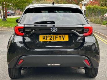 Toyota Yaris 1.5 VVT-h Design E-CVT Euro 6 (s/s) 5dr