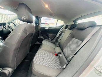 Vauxhall Astra 1.4i Turbo Design Auto Euro 6 (s/s) 5dr