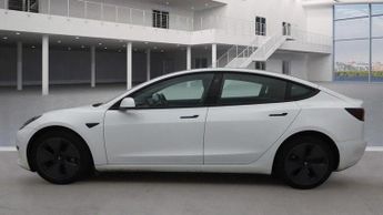 Tesla Model 3 Standard Range Plus Auto RWD 4dr