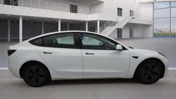 Tesla Model 3 Standard Range Plus Auto RWD 4dr
