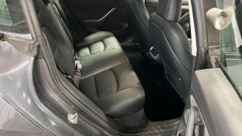 Tesla Model 3 Standard Range Plus Auto RWD 4dr