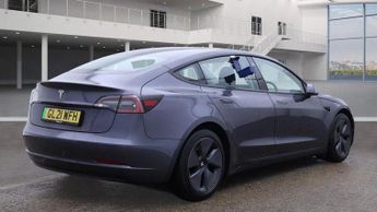 Tesla Model 3 Standard Range Plus Auto RWD 4dr
