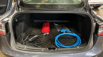 Tesla Model 3 Standard Range Plus Auto RWD 4dr