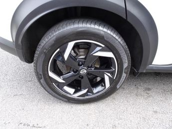 Nissan Juke 1.0 DIG-T N-Connecta DCT Auto Euro 6 (s/s) 5dr