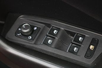 Volkswagen T-Roc 1.5 TSI EVO SEL DSG Euro 6 (s/s) 5dr