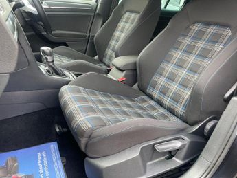 Volkswagen Golf 1.4 TSI 8.7kWh GTE Advance Hatchback 5dr Petrol Plug-in Hybrid D