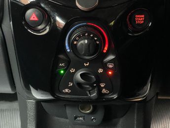 Peugeot 108 1.0 Allure Top! 2 Tronic Euro 6 5dr
