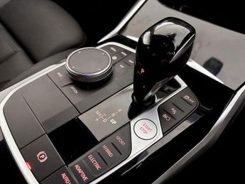 BMW 3 Series 2.0 330e 12kWh M Sport Pro Edition Auto xDrive Euro 6 (s/s) 4dr