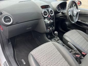 Vauxhall Corsa 1.4 16V SE Hatchback 5dr Petrol Auto Euro 5 (100 ps)