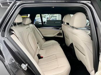 BMW 5 Series 3.0 530d M Sport Touring Auto xDrive Euro 6 (s/s) 5dr