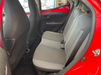 Toyota AYGO 1.0 VVT-i x-play x-shift Euro 6 5dr