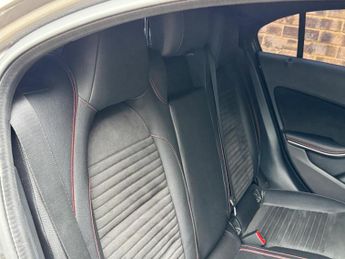 Mercedes-Benz A Class 2.1 A200d AMG Line (Executive) 7G-DCT Euro 6 (s/s) 5dr