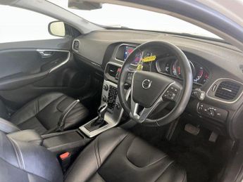 Volvo V40 Cross Country 2.0 D4 Pro Auto Euro 6 (s/s) 5dr