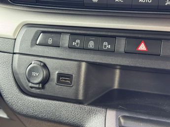 Peugeot Traveller 2.0 BlueHDi Allure Standard MPV 5dr Diesel EAT8 MWB Euro 6 (s/s)