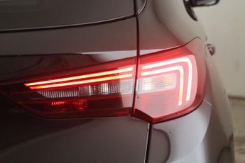 Vauxhall Grandland 1.6 14.2kWh Ultimate Auto Euro 6 (s/s) 5dr